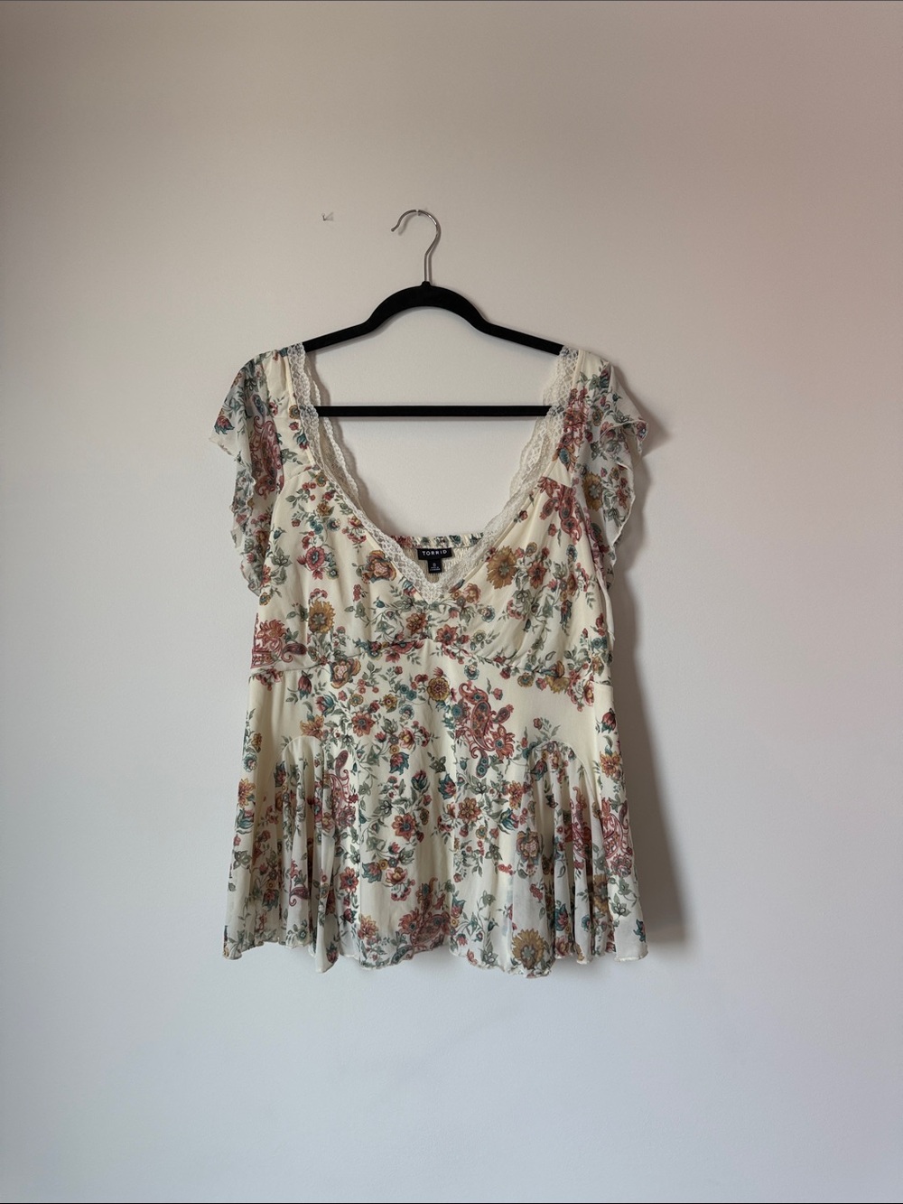 Torrid Cream Floral Lace-Trim V-Neck Blouse